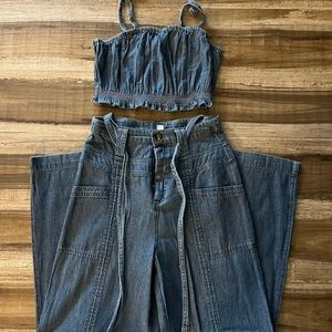American Eagle women's denim high waisted wide legs jeans size 4 with top